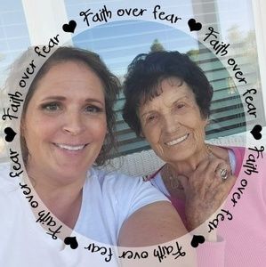 Meet your Posher, Jenn